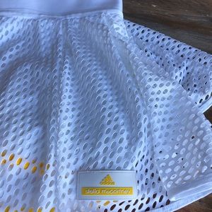 Stunning Stella McCartney S white tennis skirt
